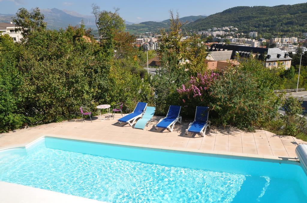 Studio indépendant dans villa avec piscine à Gap Chambre photo